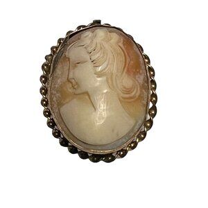 Vintage Cameo Brooch Left Facing Carved Shell Beautiful Young Woman Pendant Pin‎